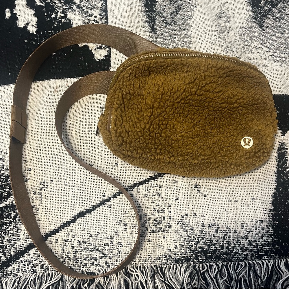 Lululemon Brown Sherpa Belt Bag